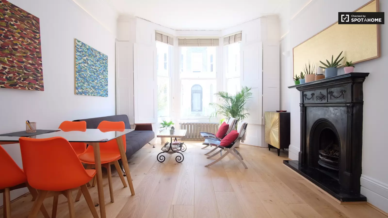 Flat Hillsleigh Road in Greater London