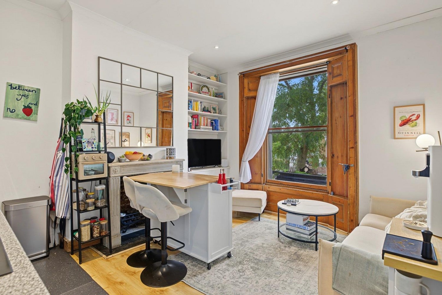 Flat Mildmay Road in Greater London