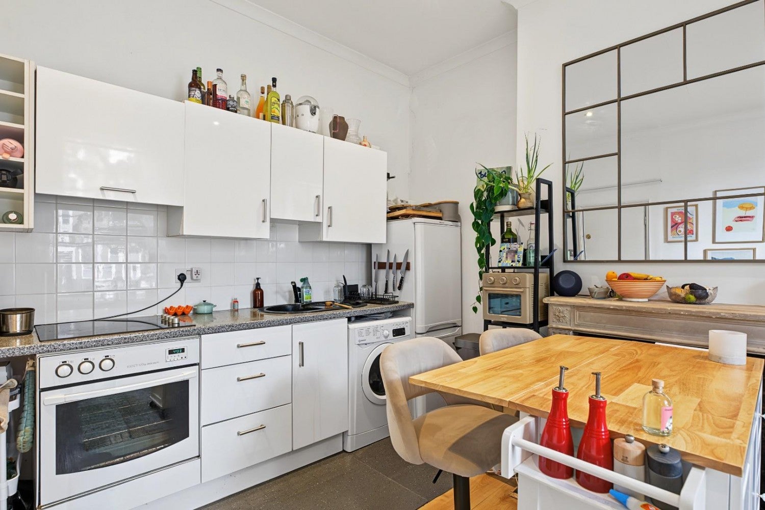 Flat Mildmay Road in Greater London