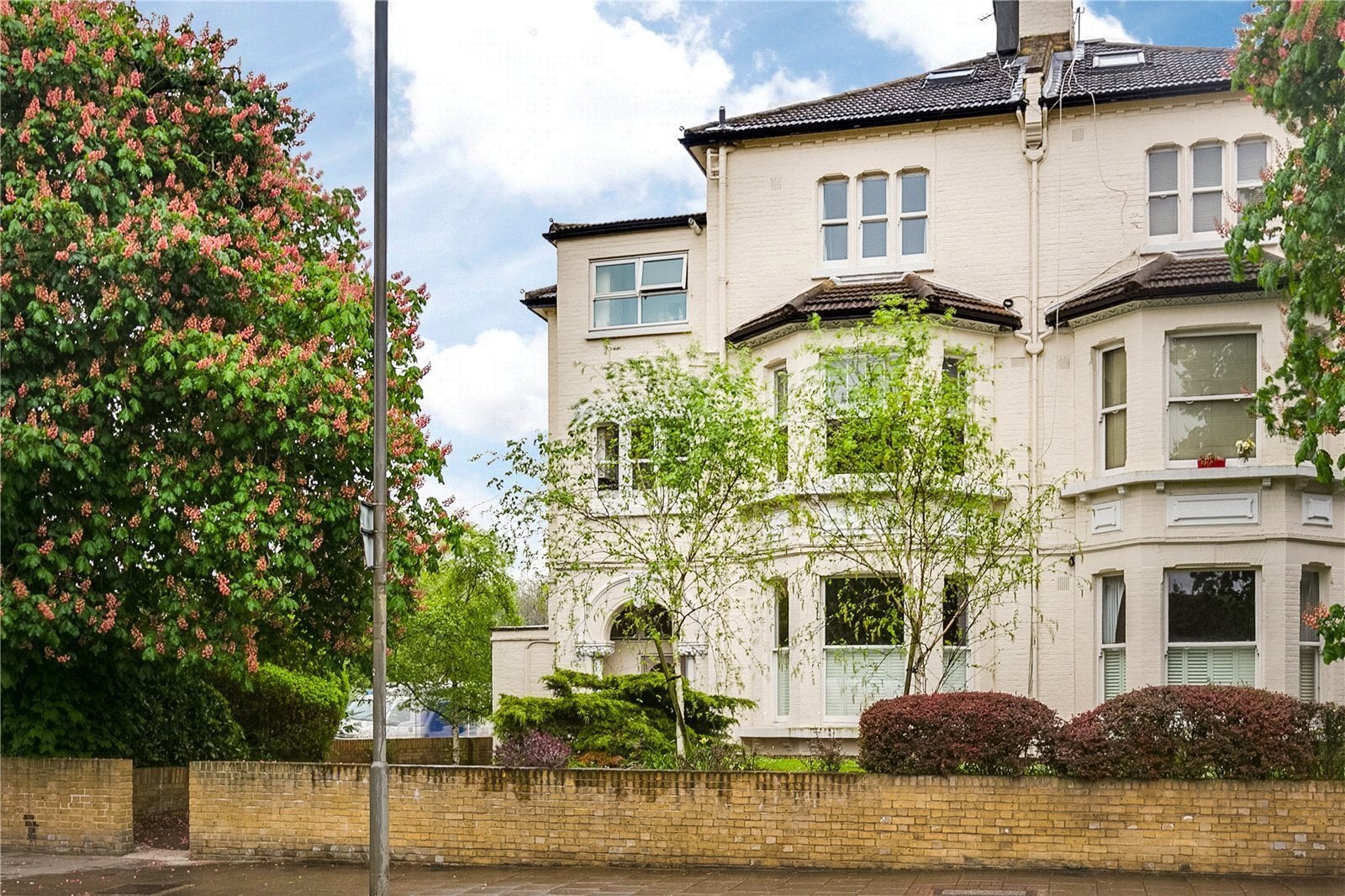 Flat Earlsfield Road in Greater London