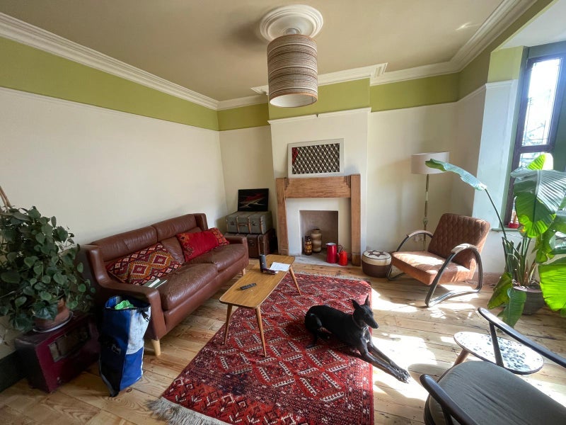 Room Balaclava Road in Bristol
