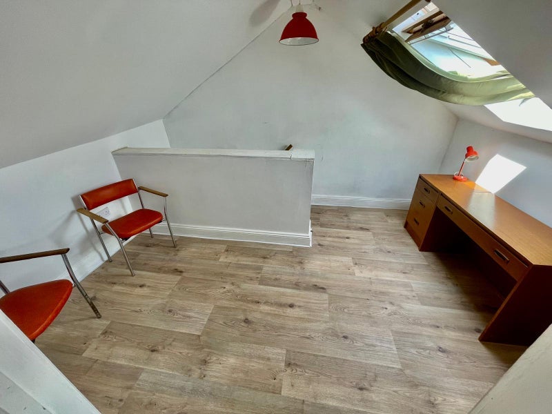 Room Balaclava Road in Bristol