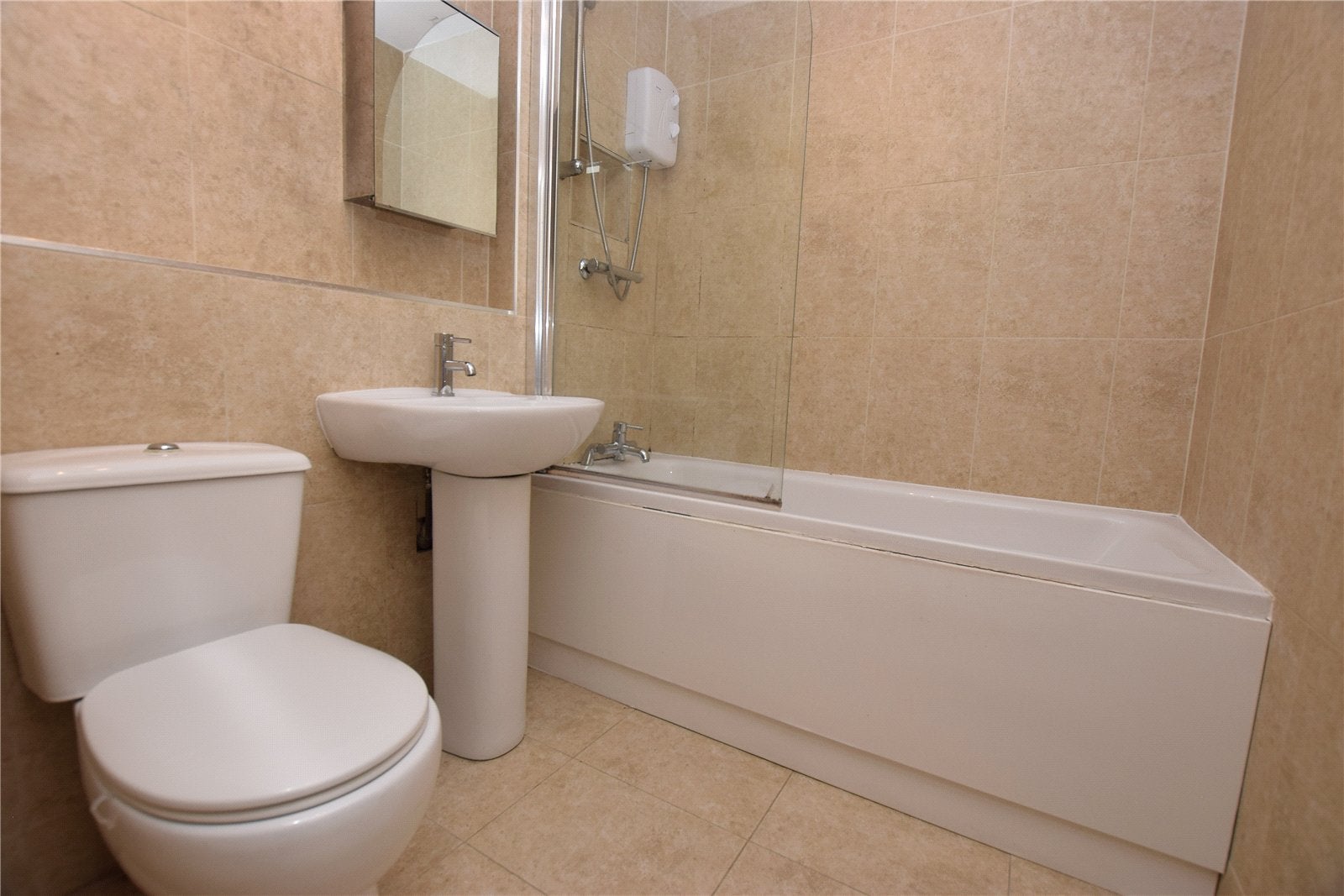 Flat Ingledew Court in Leeds
