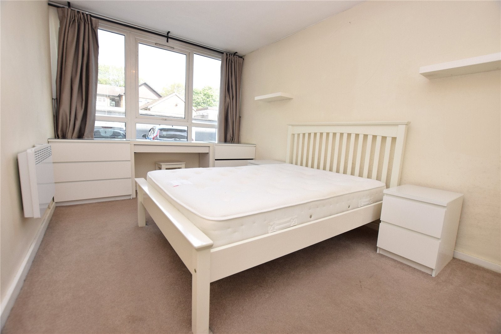 Flat Ingledew Court in Leeds