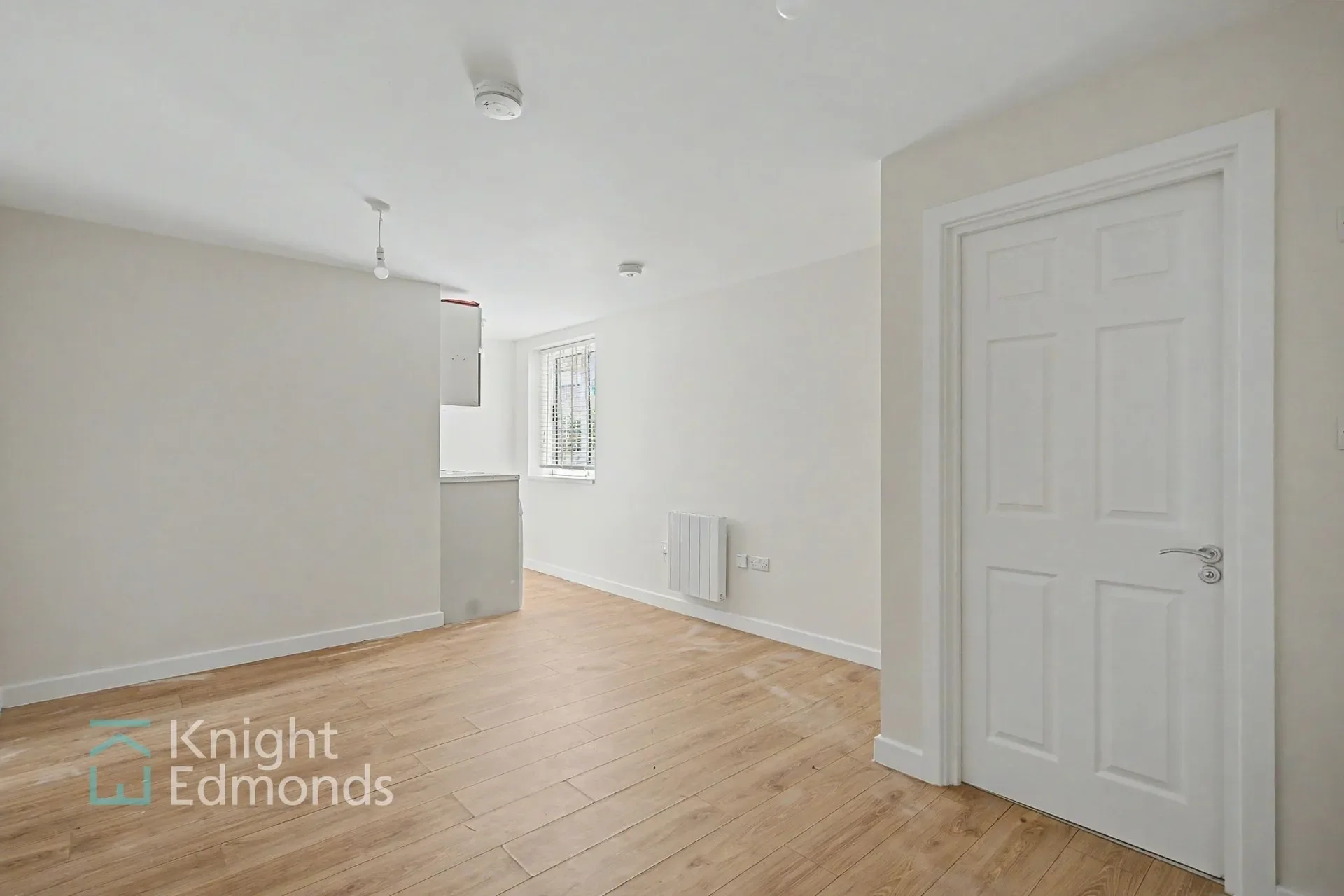 Flat Sittingbourne Road in Maidstone