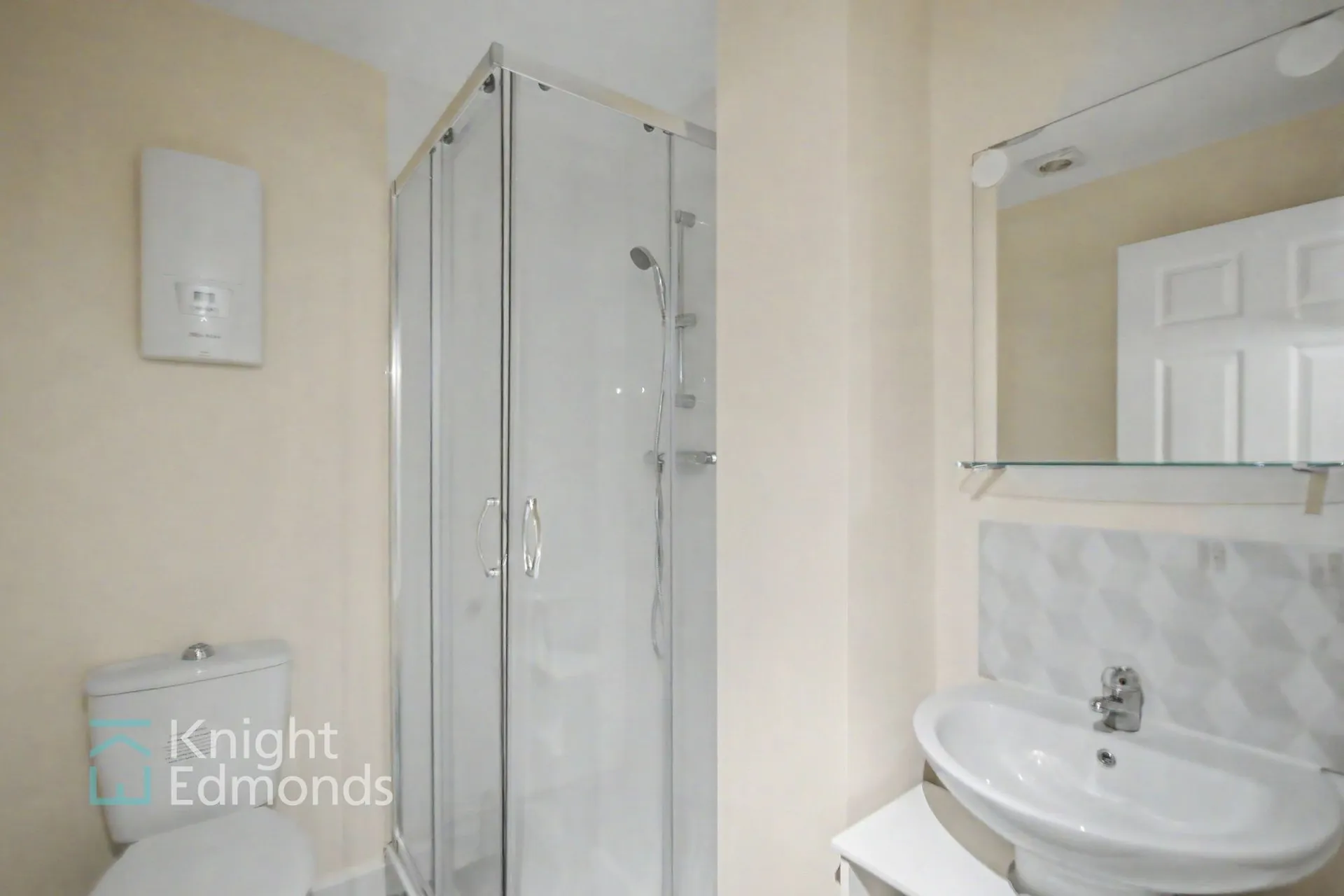 Flat Sittingbourne Road in Maidstone