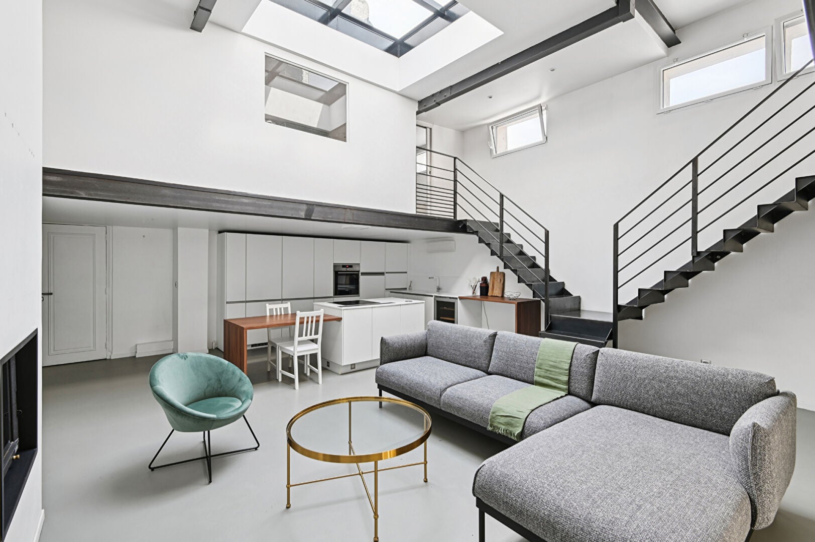 Flat Rue de l'Armée d'Orient in Paris