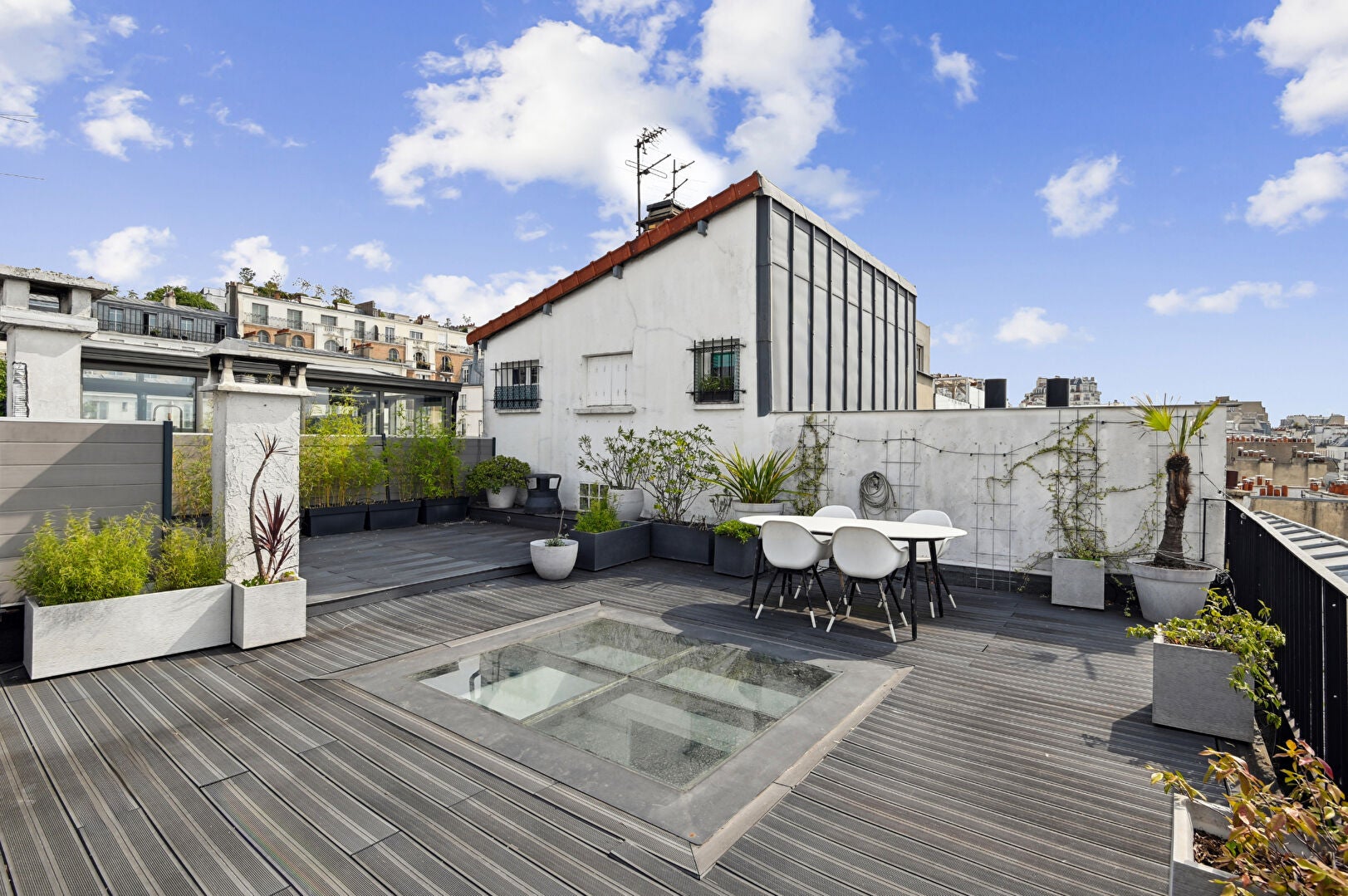 Flat Rue de l'Armée d'Orient in Paris