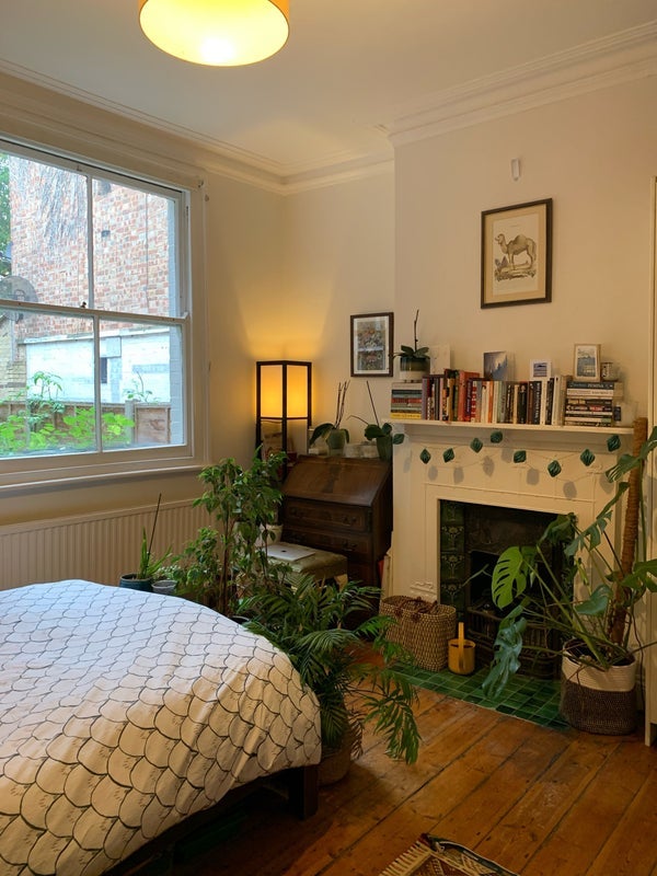 Room Widdenham Road in Greater London