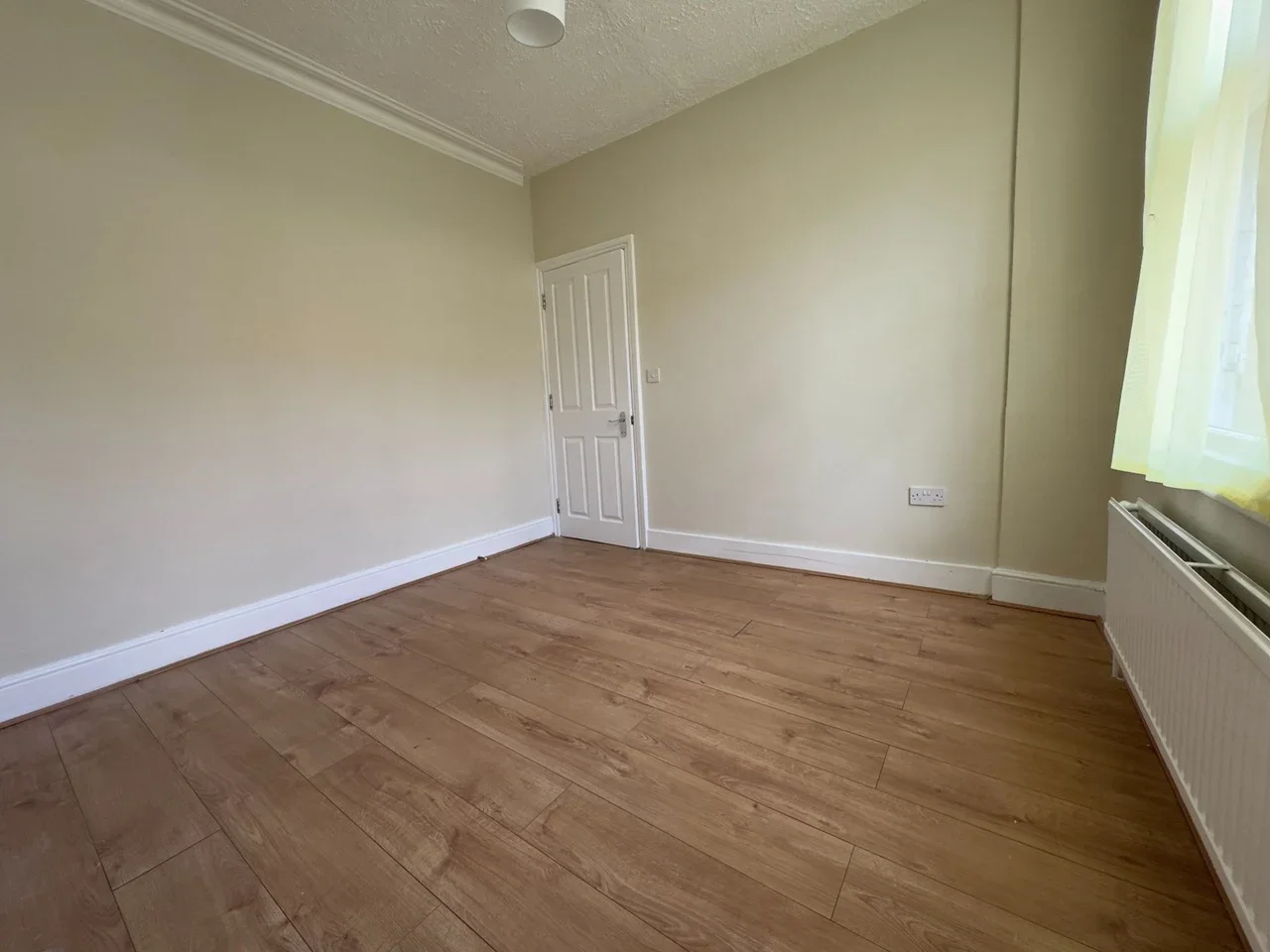 Flat Diana Road in Greater London