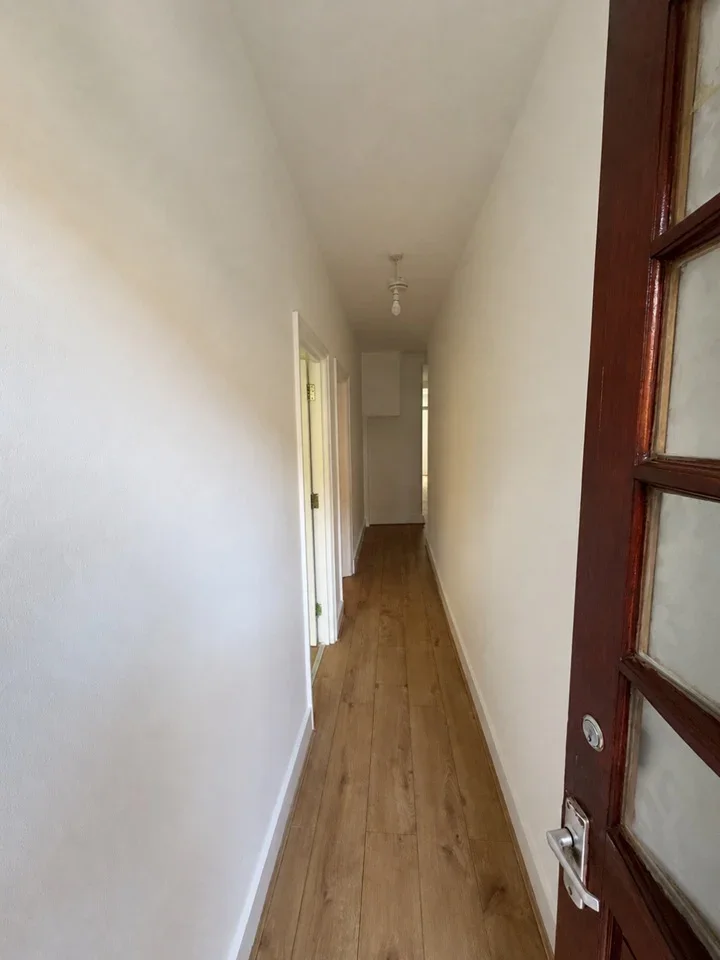 Flat Diana Road in Greater London