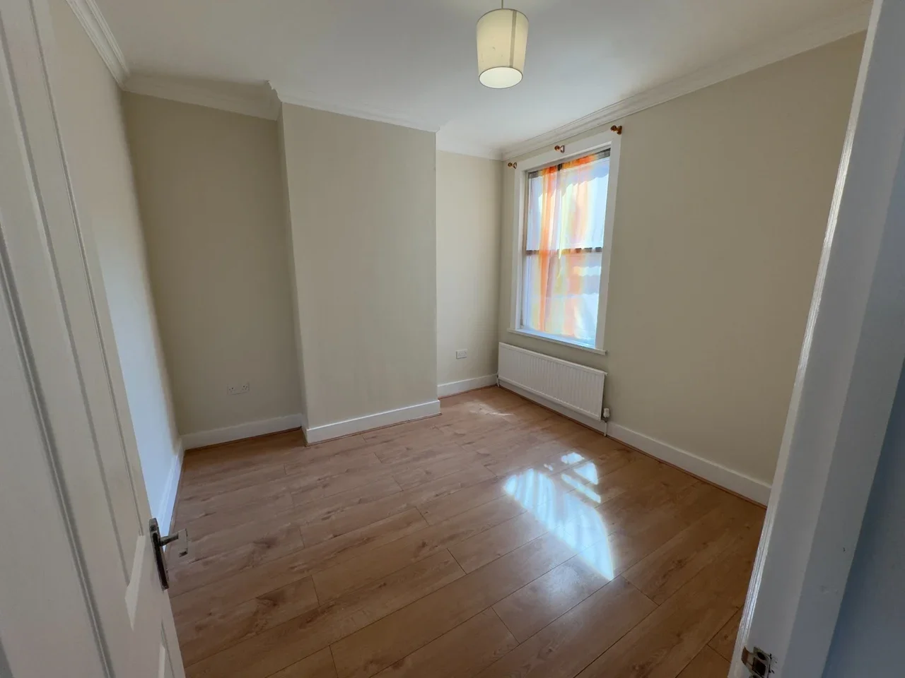 Flat Diana Road in Greater London
