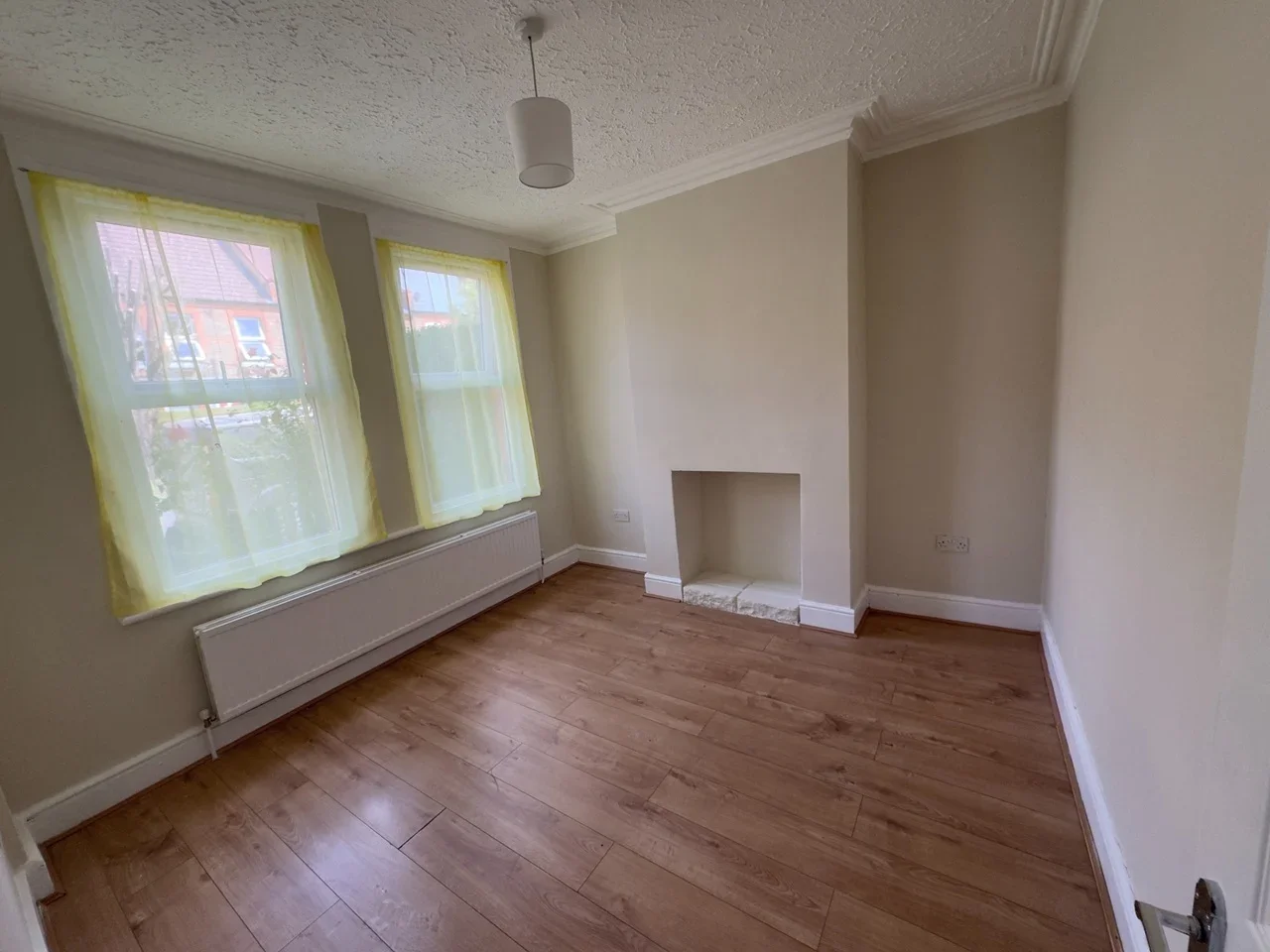 Flat Diana Road in Greater London