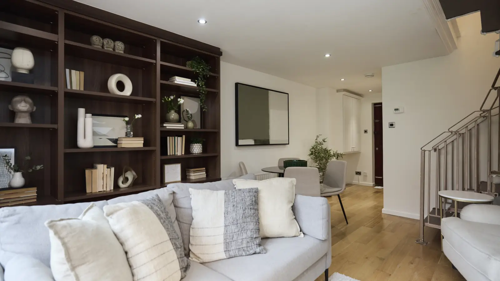 Flat Tiller Road in Greater London