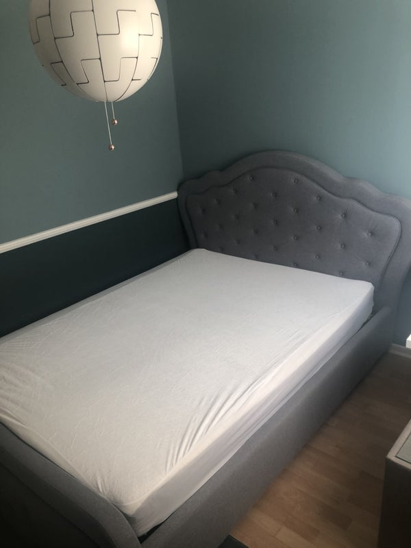 Room Goose Square in Greater London