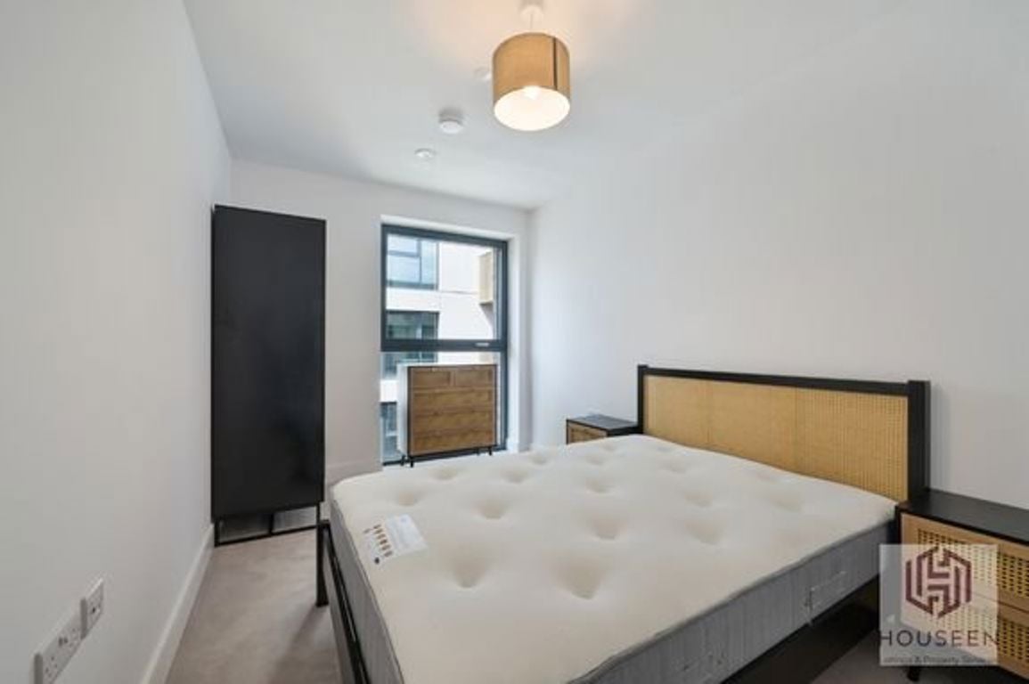 Flat Heygate Street in Greater London