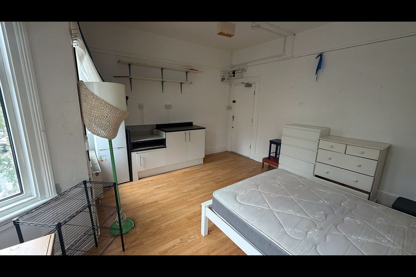 Flat Lambert Road in Greater London