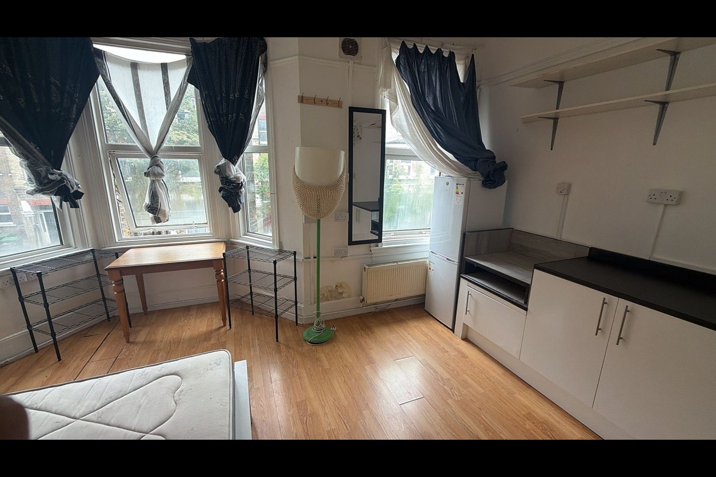 Flat Lambert Road in Greater London