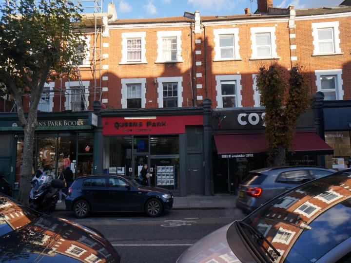 Flat Salusbury Road in London