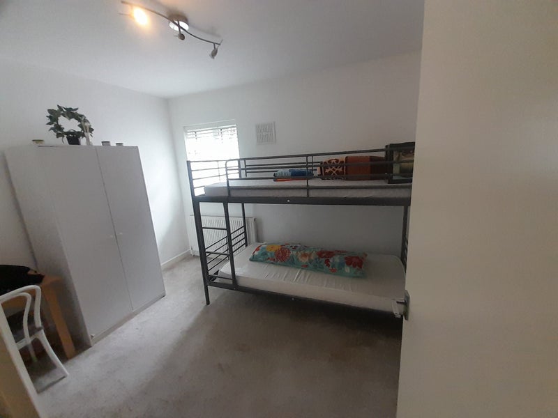 Room Wembley Hill Road in Greater London