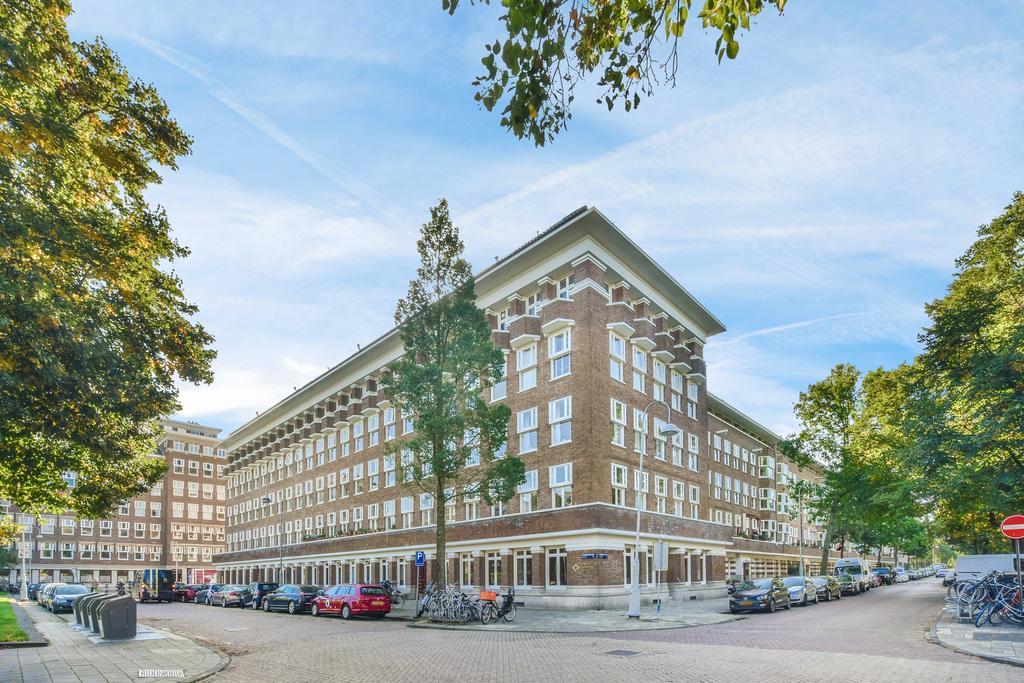 Flat Minervaplein in Amsterdam