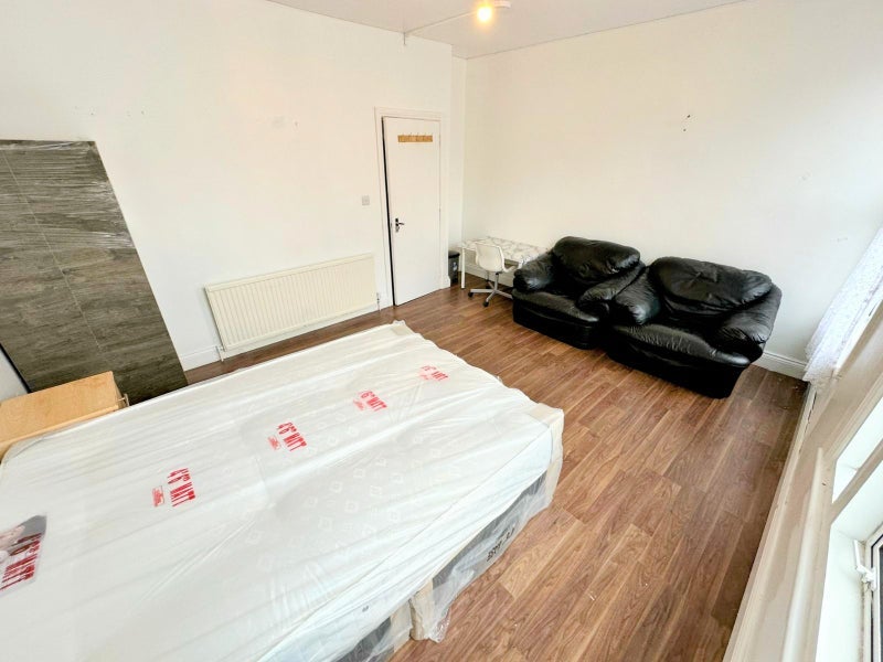 Room Beechfield Road in Greater London