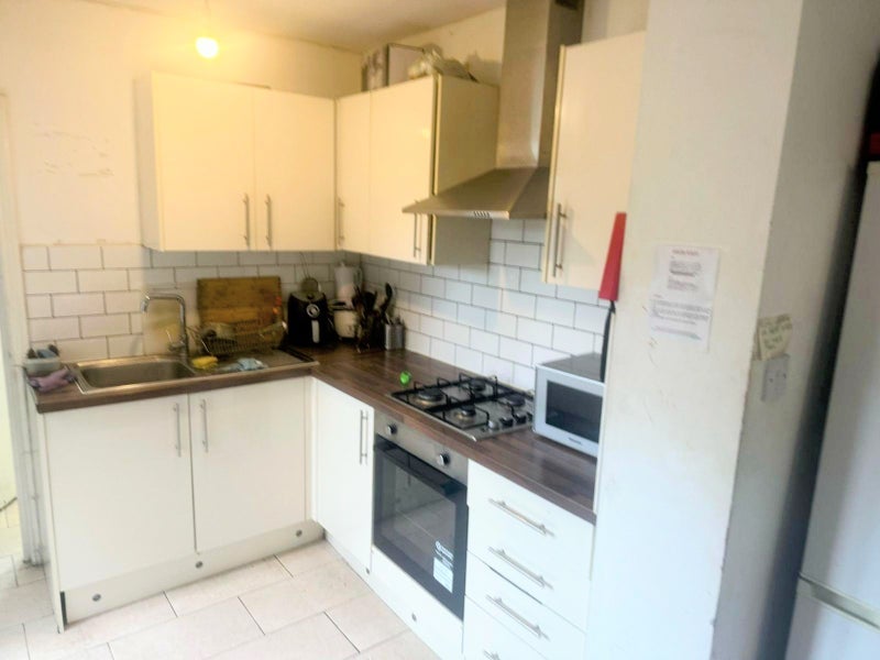 Room Beechfield Road in Greater London