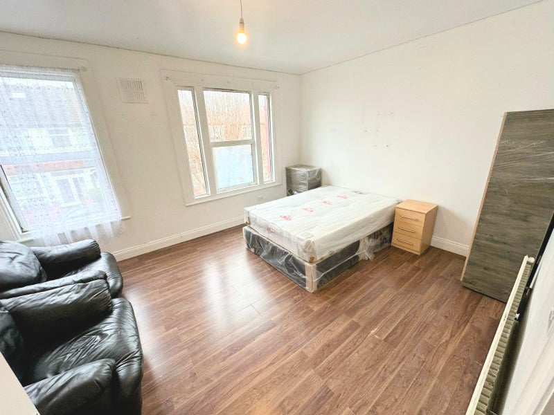 Room Beechfield Road in Greater London
