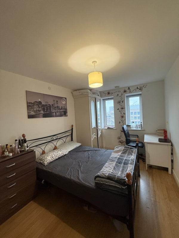 Room High Street in Greater London