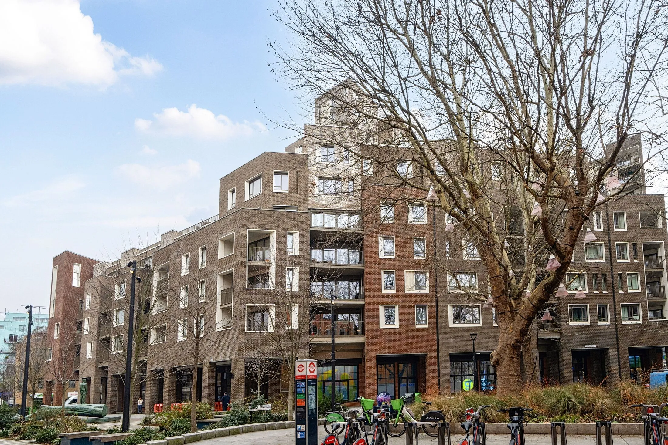 Flat Sayer Street in Greater London