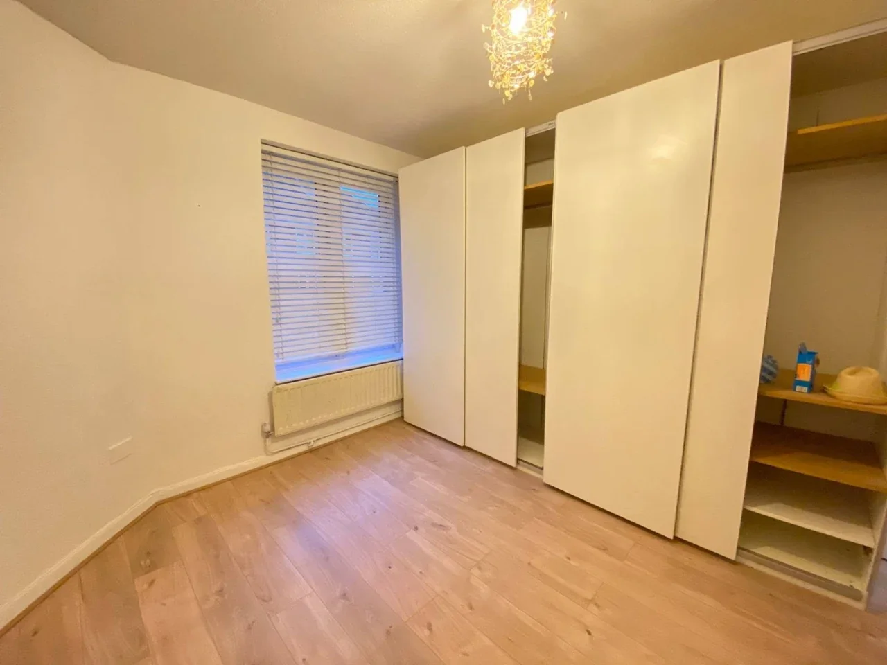 Flat Amhurst Road in Greater London