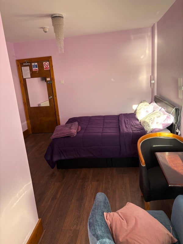 Room Woodfield Road in Blackpool
