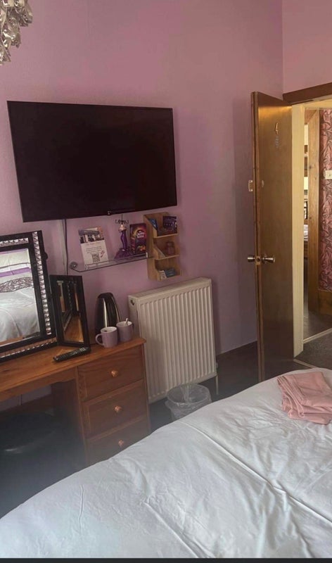 Room Woodfield Road in Blackpool