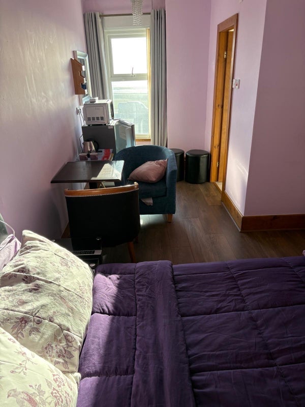 Room Woodfield Road in Blackpool