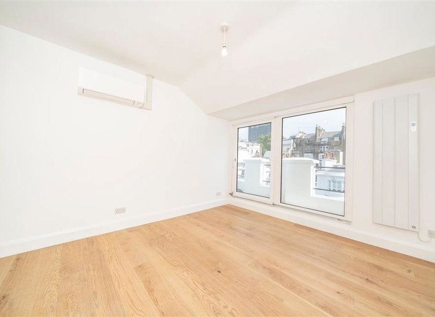 Flat Gloucester Terrace in City of Westminster