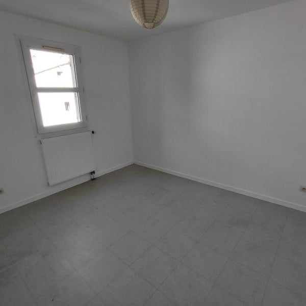 Flat Place Yves Pagneux in Beaurepaire