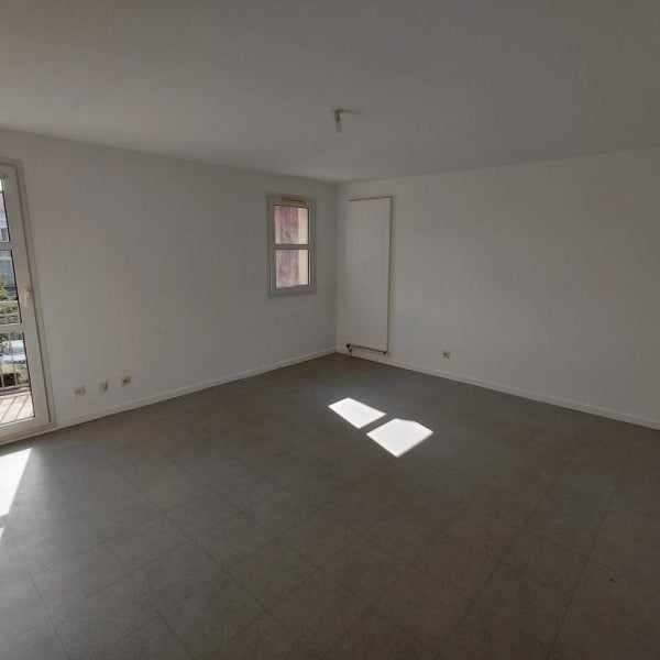 Flat Place Yves Pagneux in Beaurepaire