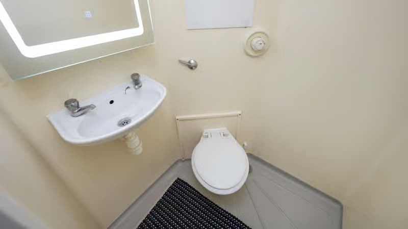 Room New Cross Road in Greater London