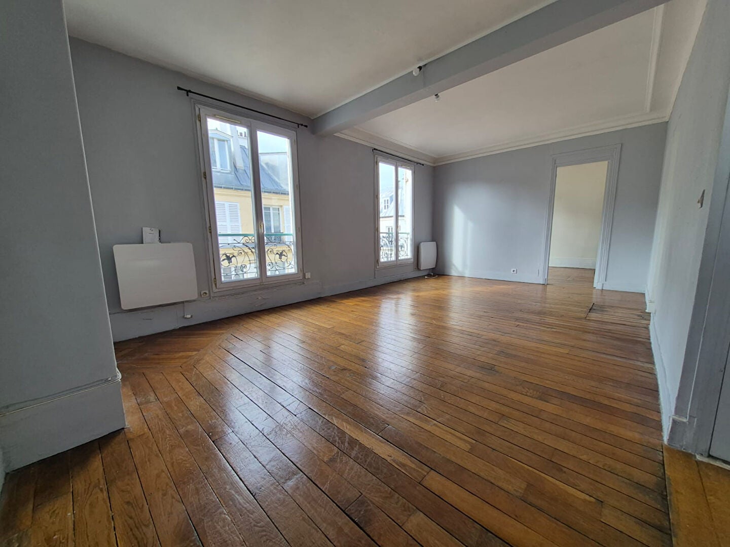 Flat Rue Pouchet in Paris
