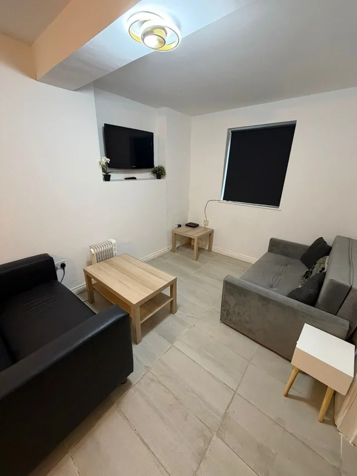 Flat Wood Lane in Greater London