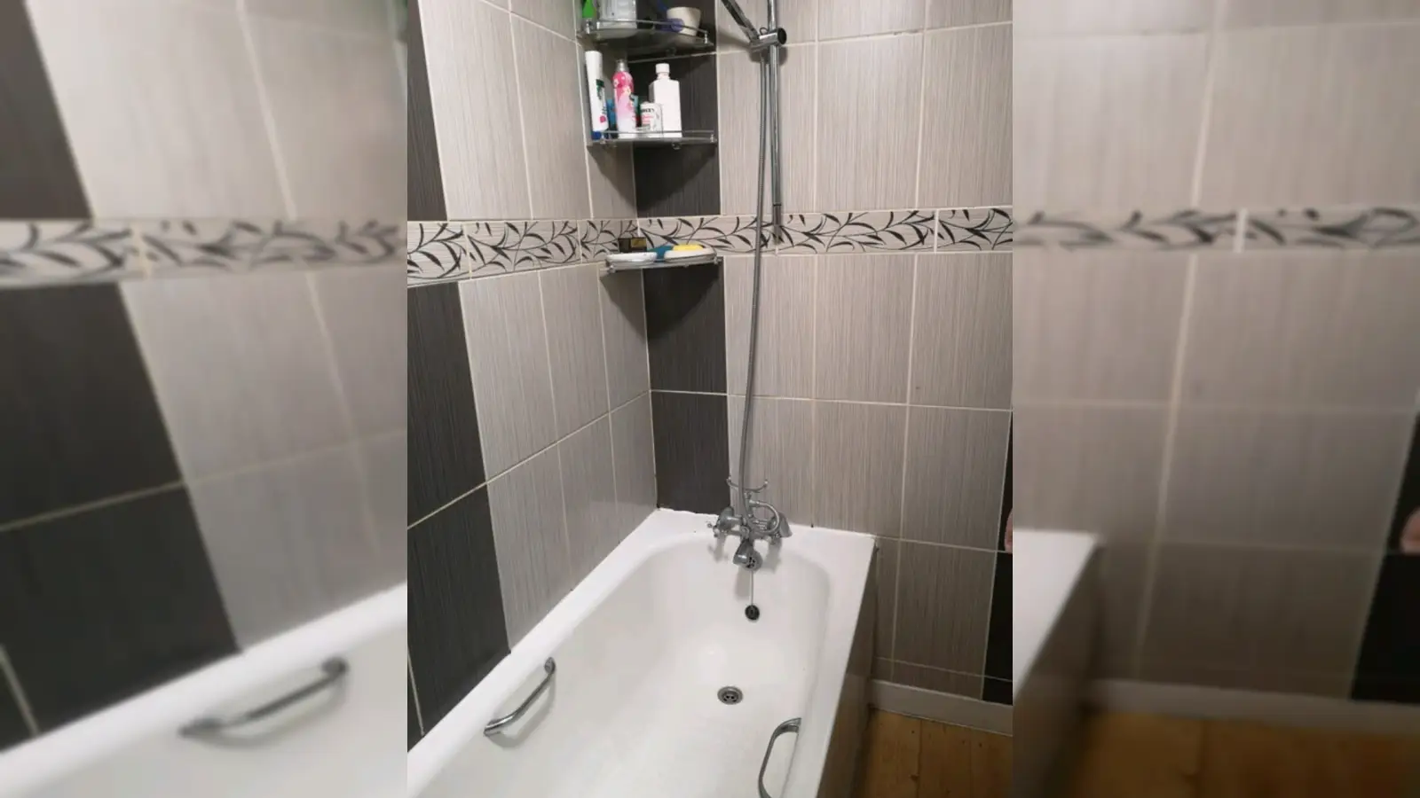 Flat Bamford Avenue in Greater London