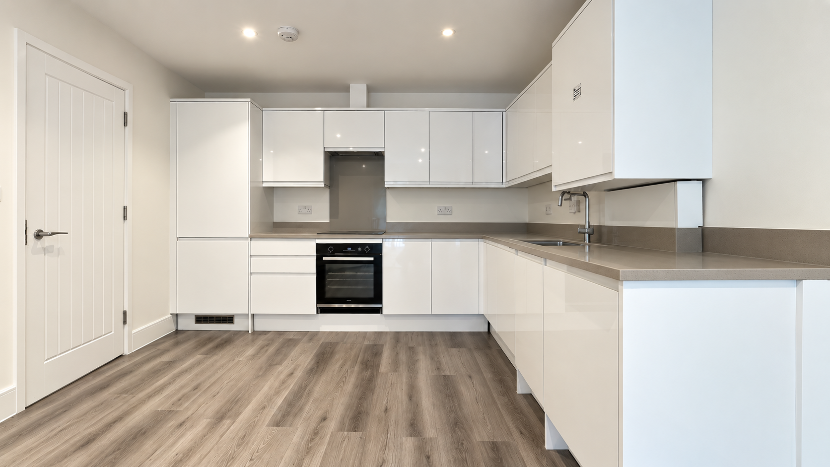 Flat Sanderstead Road in Greater London