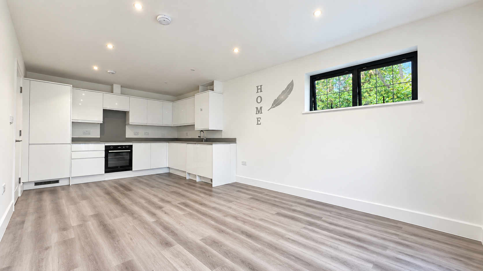 Flat Sanderstead Road in Greater London