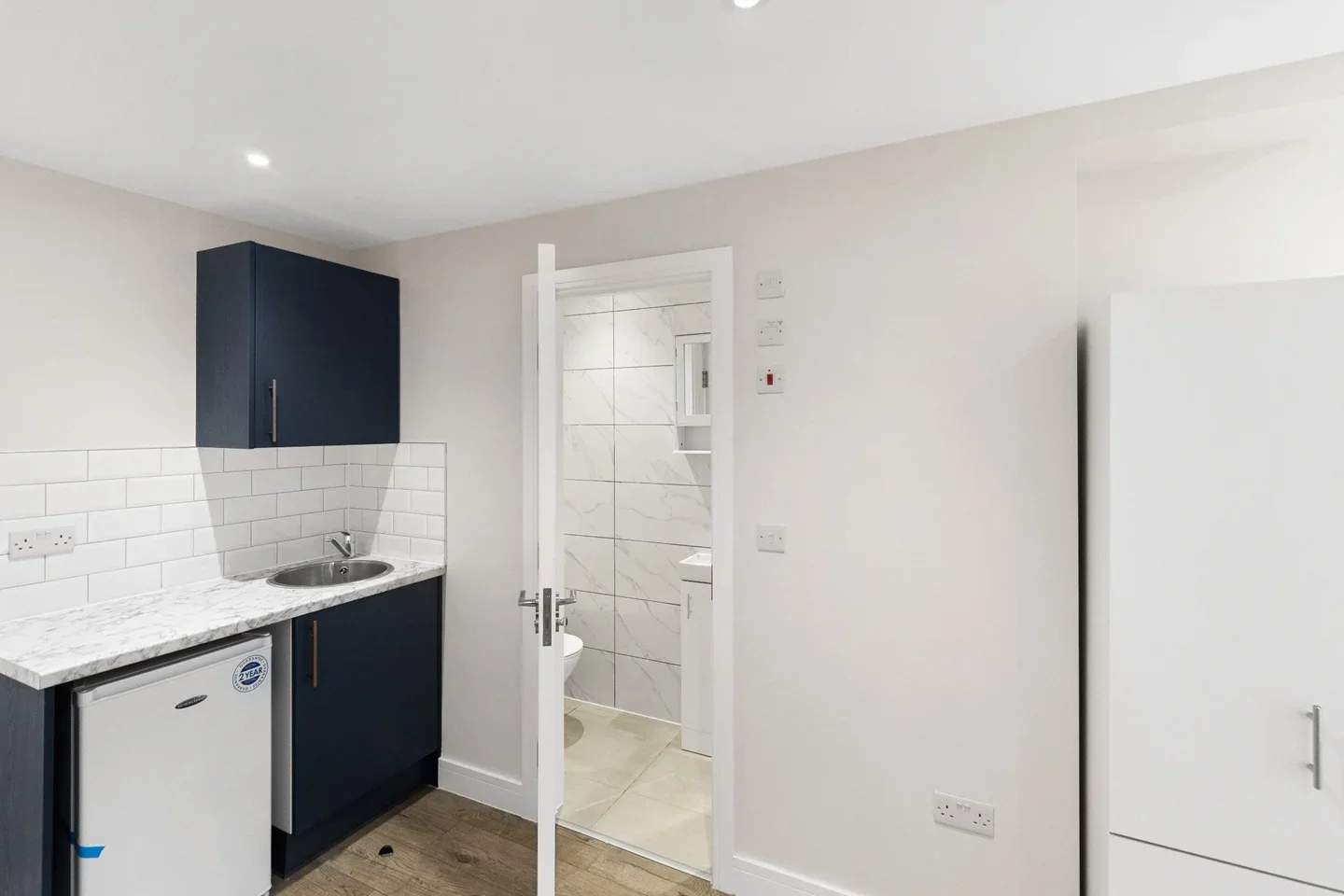 Flat Gordon Road in Borough of Spelthorne