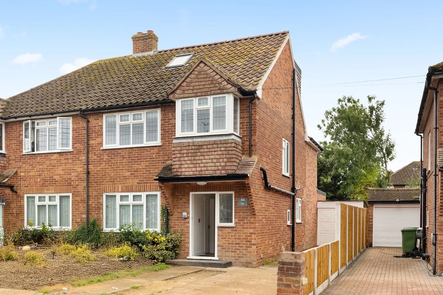 Flat Gordon Road in Borough of Spelthorne