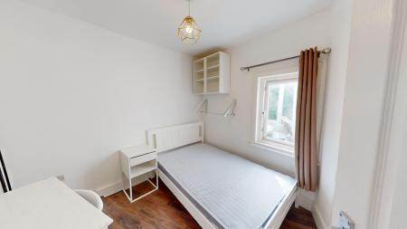 Flat Elm Grove in Brighton