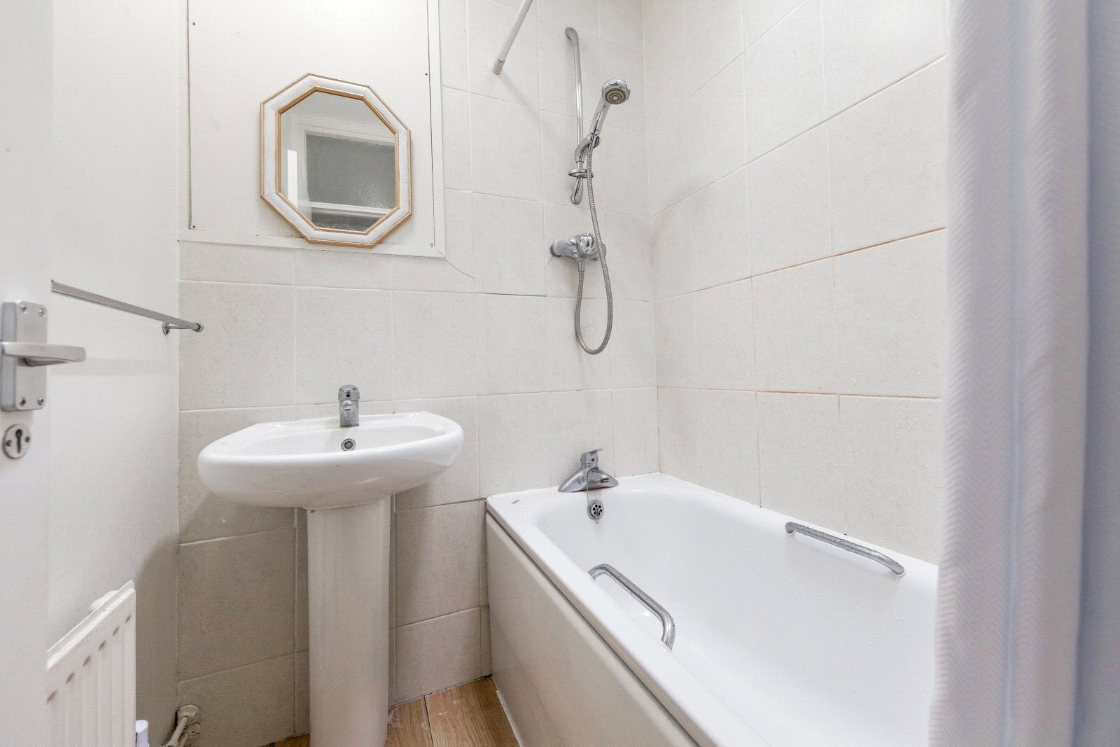 Flat Clarence Gardens in Greater London