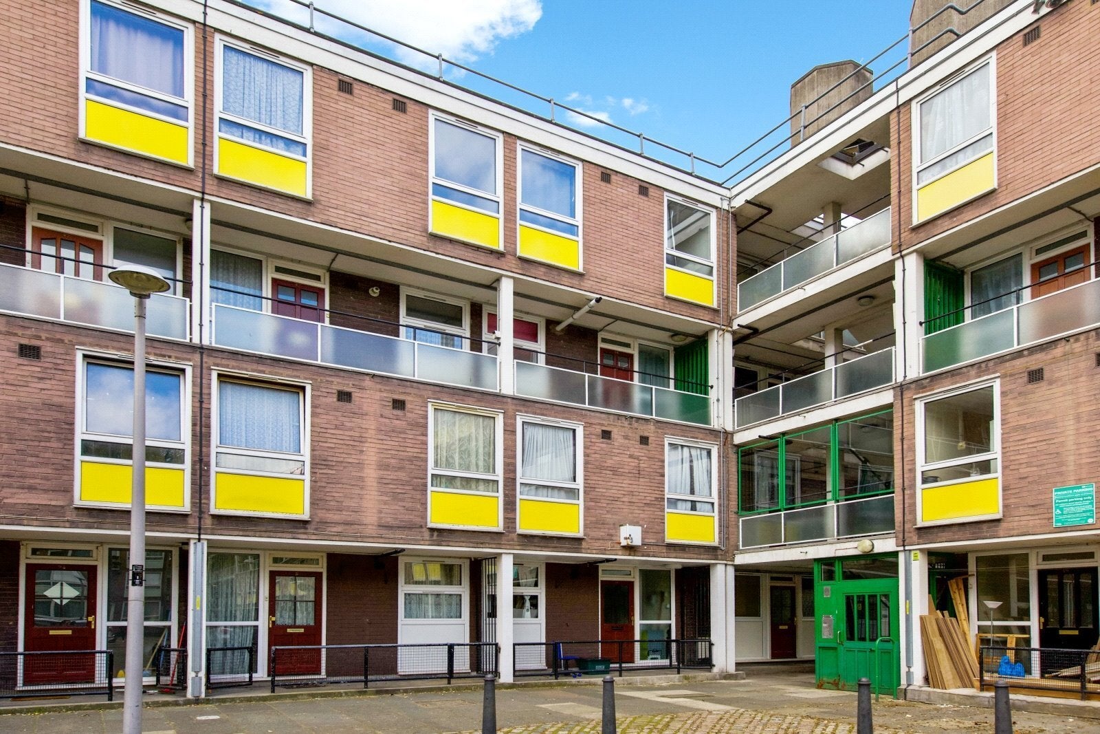 Flat Clarence Gardens in Greater London