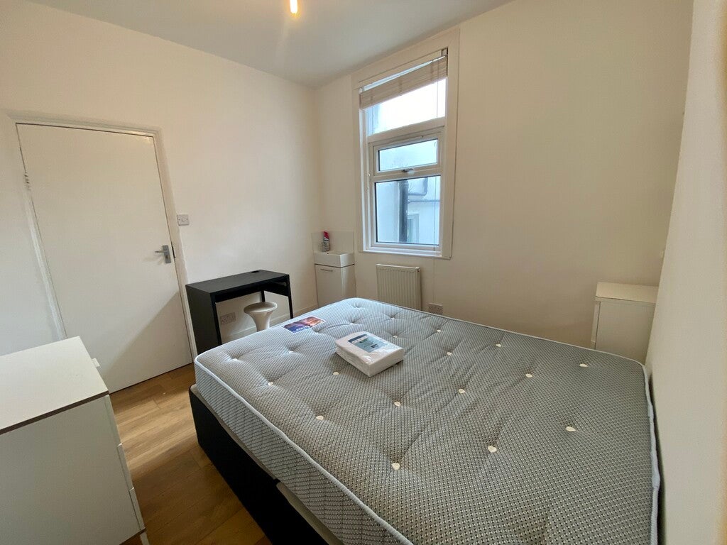 Room Lower Esplenade in Brighton