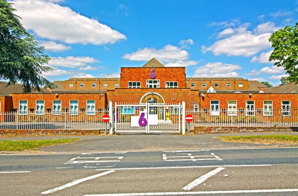 House Fleming Close in Rushmoor